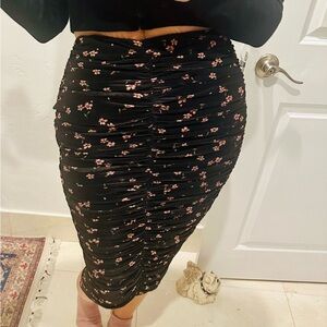 AFRM MIDI Skirt NWT Black Floral Ruched  Pencil Skirt Size Large